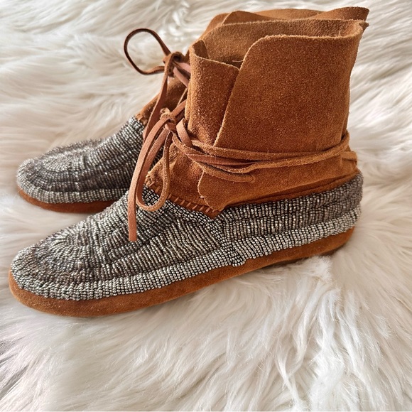 HOUSE OF HARLOW 1960 MADDIE MOCCASIN BOOTIES - Picture 8 of 12